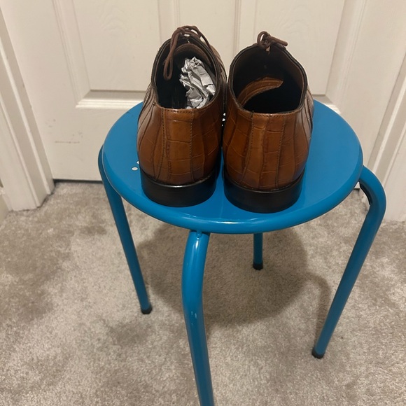 Paul Fredrick Tan Crocodile Pattern Oxfords - Picture 3 of 4